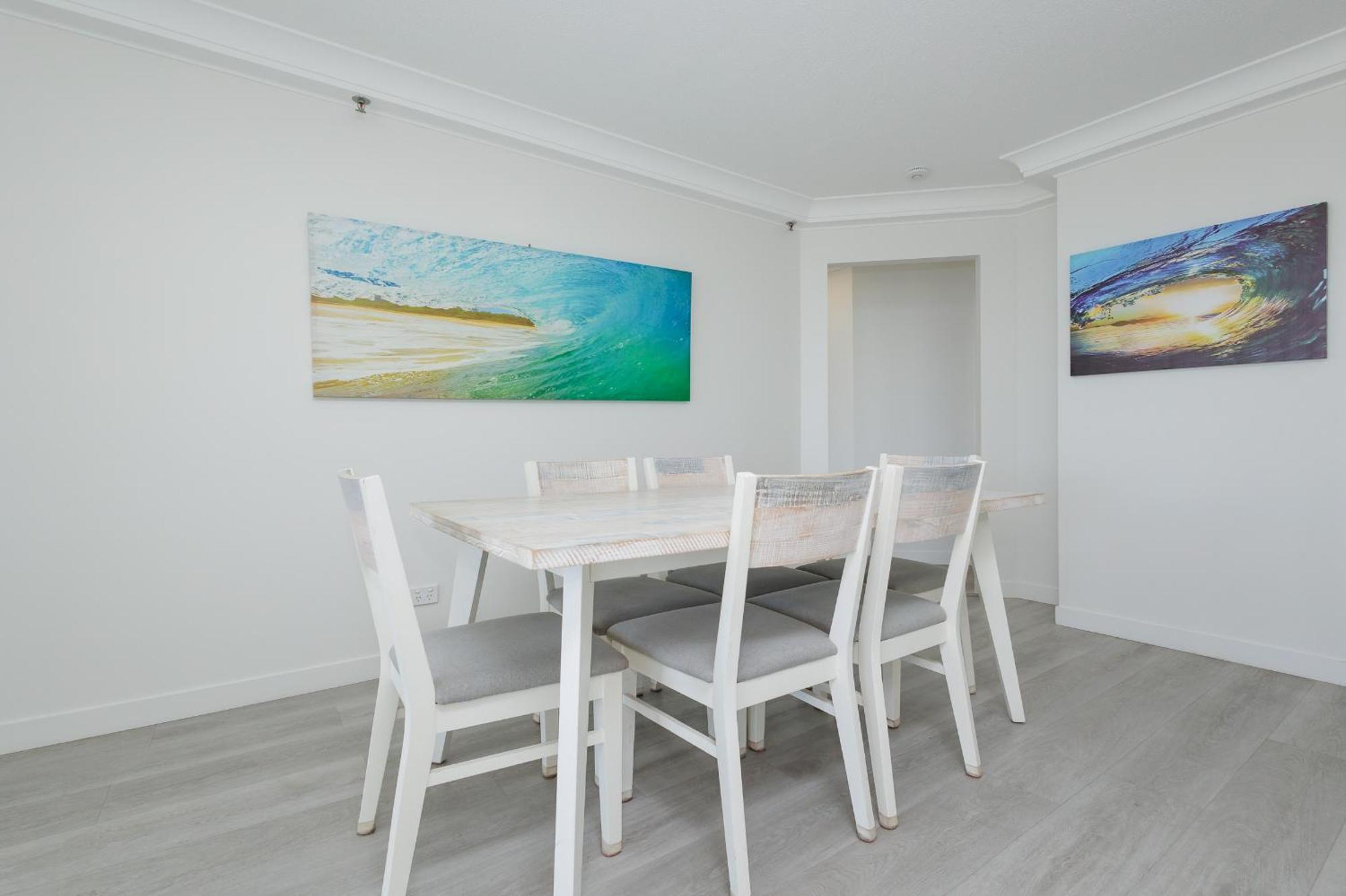 Burleigh Surf Aparthotel 4*